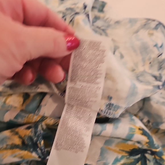 Old Navy Linen Blend The Boyfriend Shirt Button Down Palm Tree Size XL Tall - Picture 5 of 6